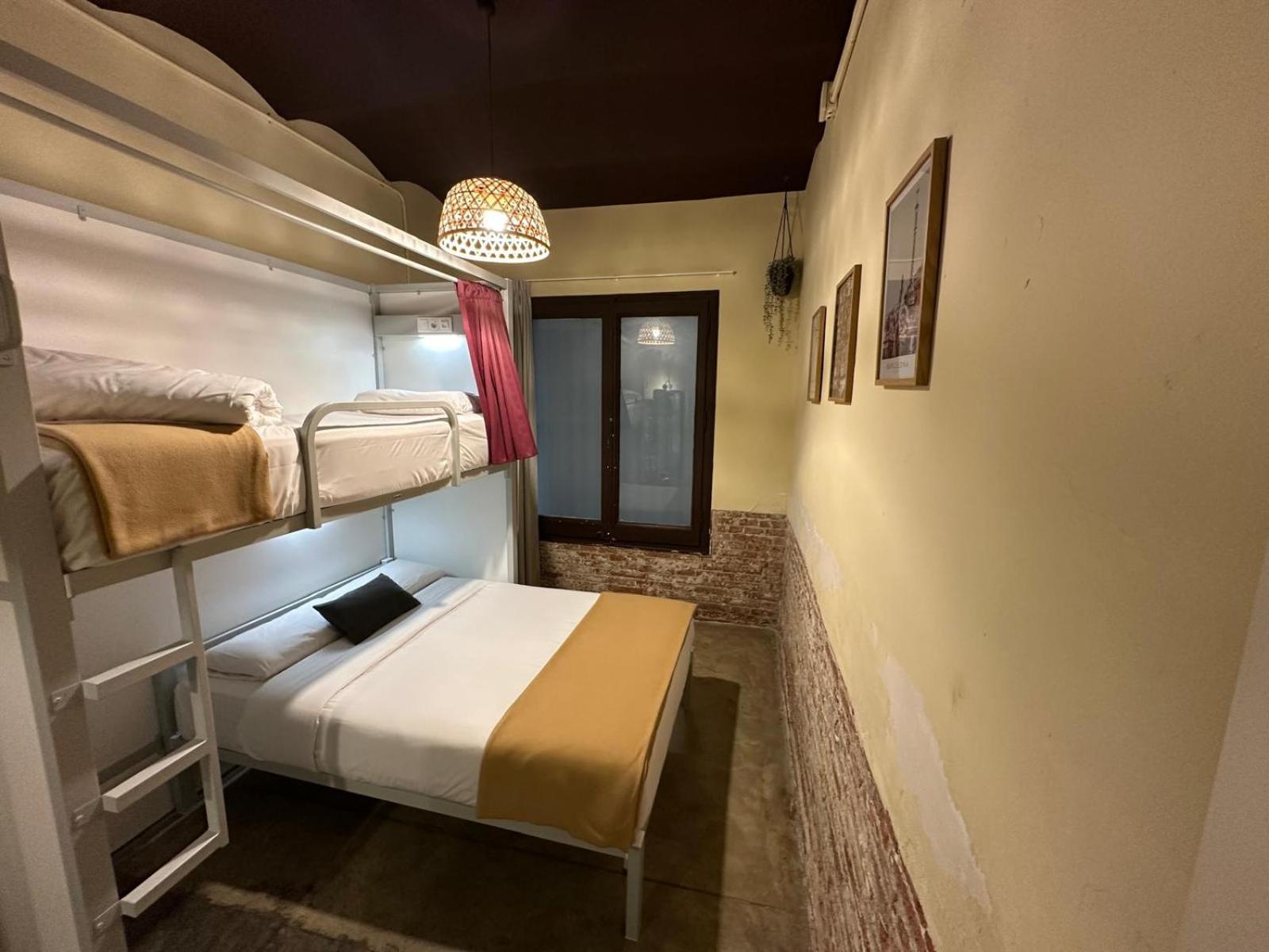 Hostel The Loft House *